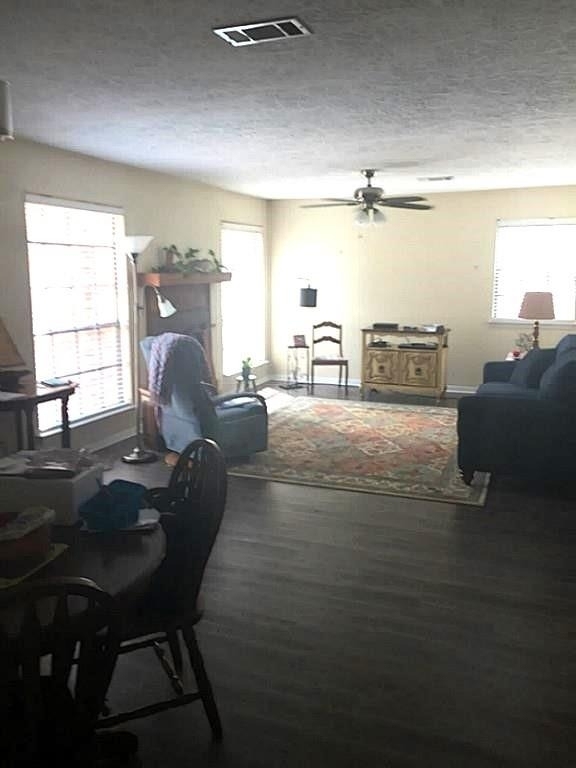 2402 Sycamore Avenue - Photo 5