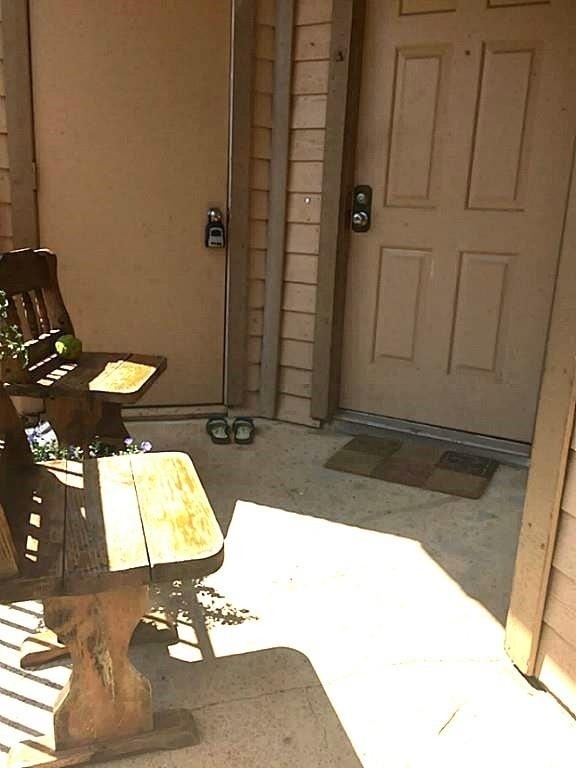 2402 Sycamore Avenue - Photo 2