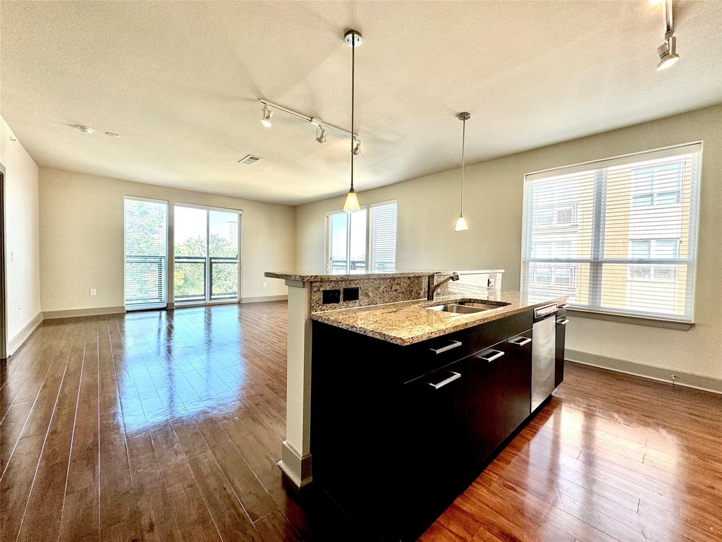 1340 W Gray Street - Photo 2