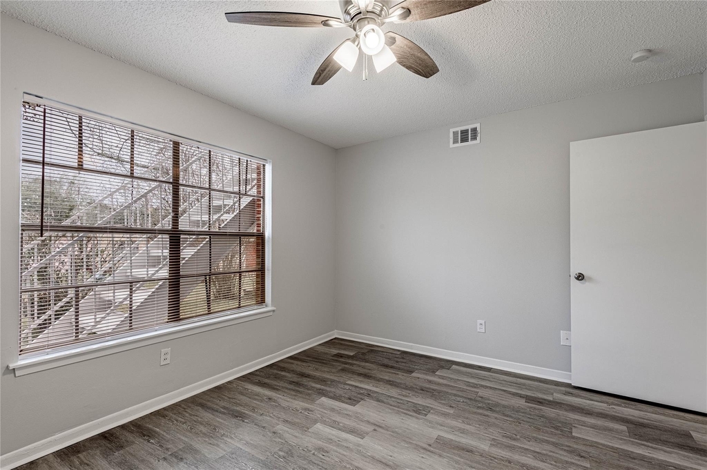 1917 20th Street - Photo 27