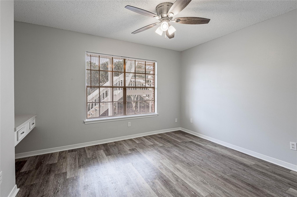 1917 20th Street - Photo 15