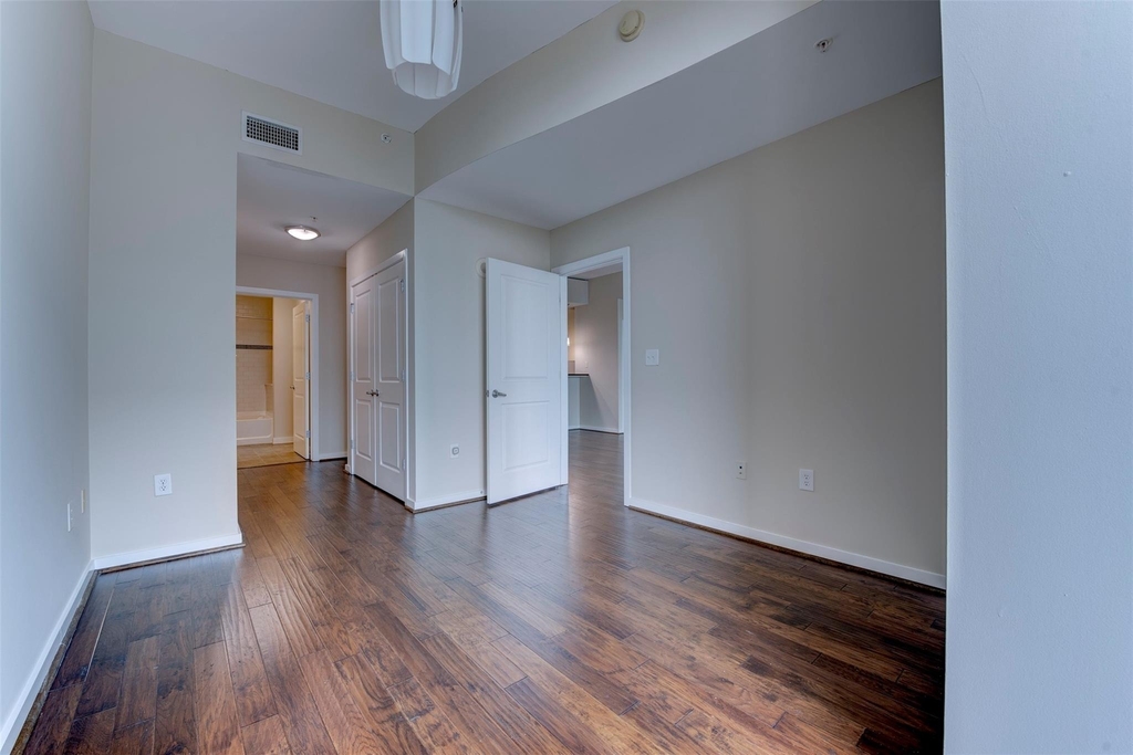 5925 Almeda Road - Photo 21