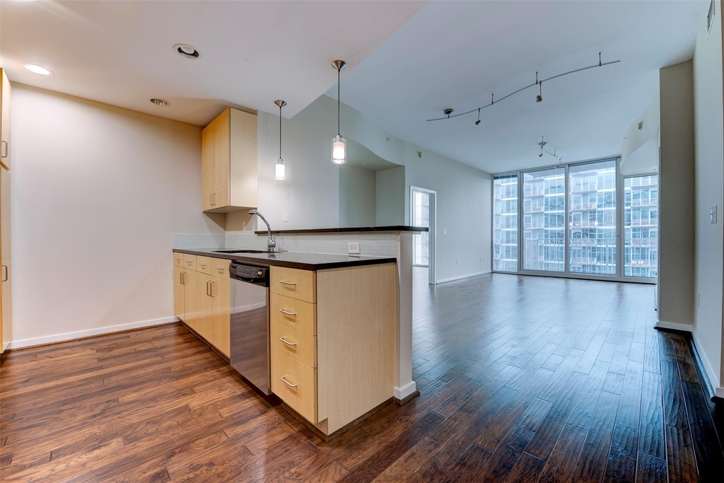 5925 Almeda Road - Photo 0