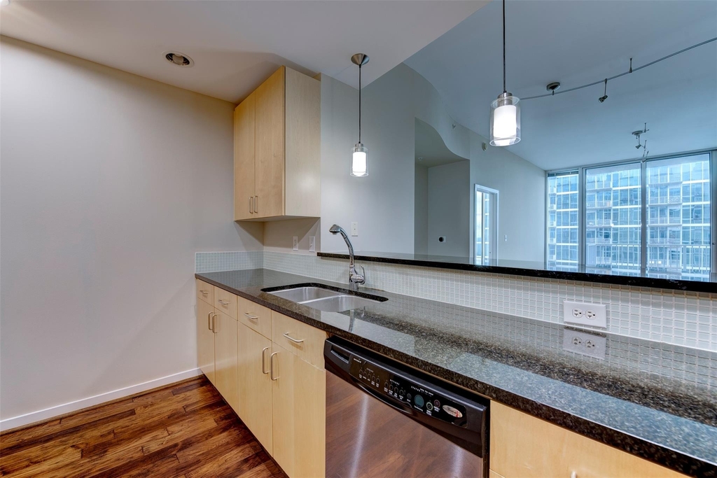 5925 Almeda Road - Photo 3