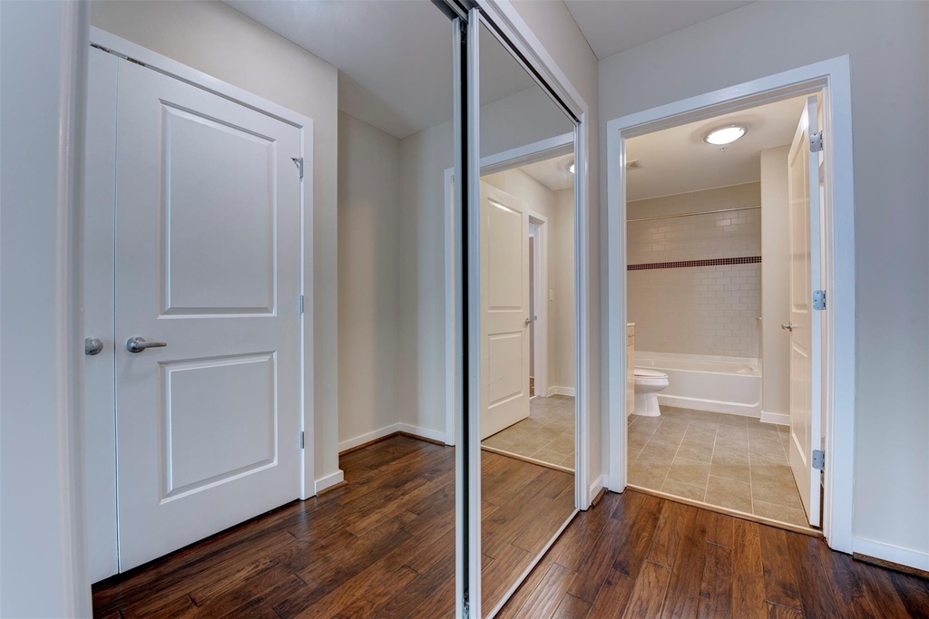 5925 Almeda Road - Photo 22