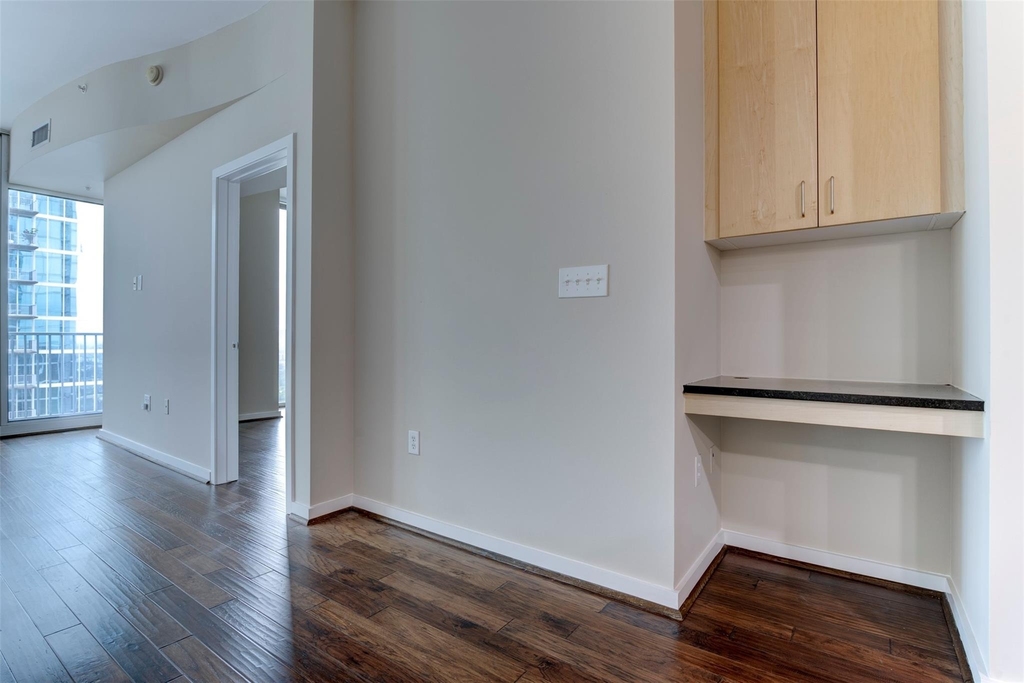 5925 Almeda Road - Photo 10
