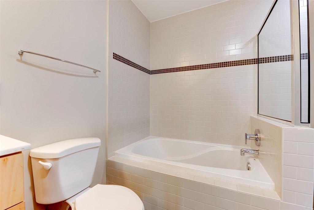 5925 Almeda Road - Photo 18