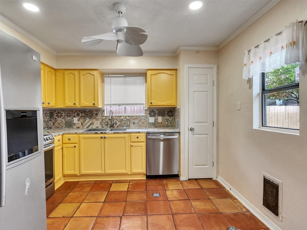 22538 Market Square Lane - Photo 18
