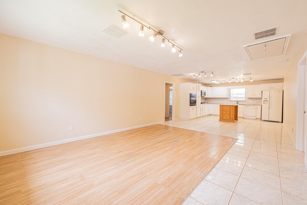 4113 Edison Street - Photo 2