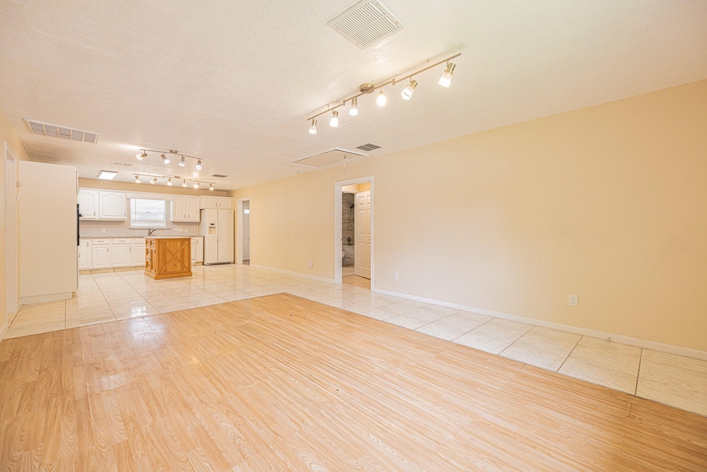 4113 Edison Street - Photo 4