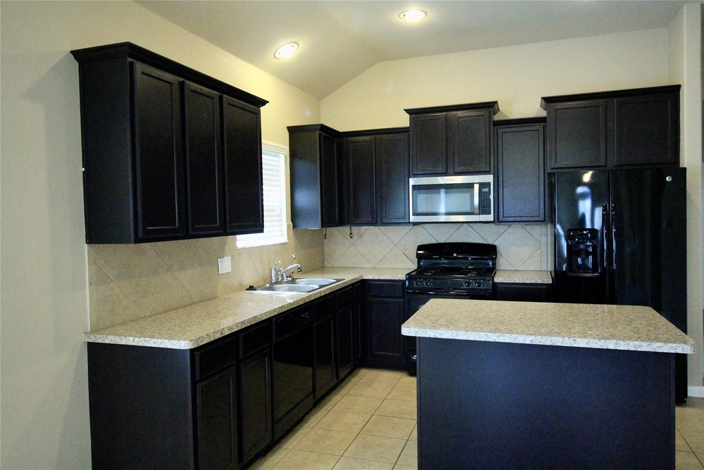 25311 Saddlebrook Ranch Drive - Photo 7