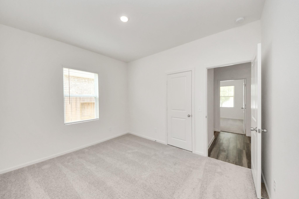 1902 Corsica Creek Lane - Photo 8