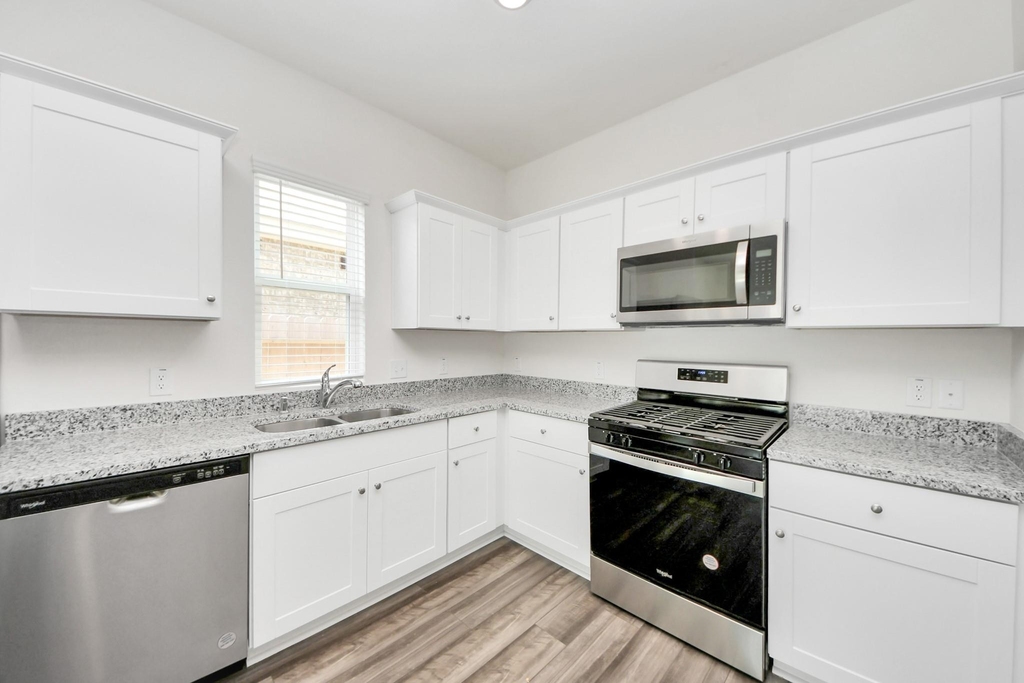 1902 Corsica Creek Lane - Photo 24