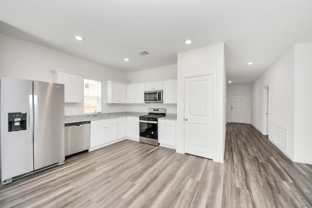 1902 Corsica Creek Lane - Photo 19
