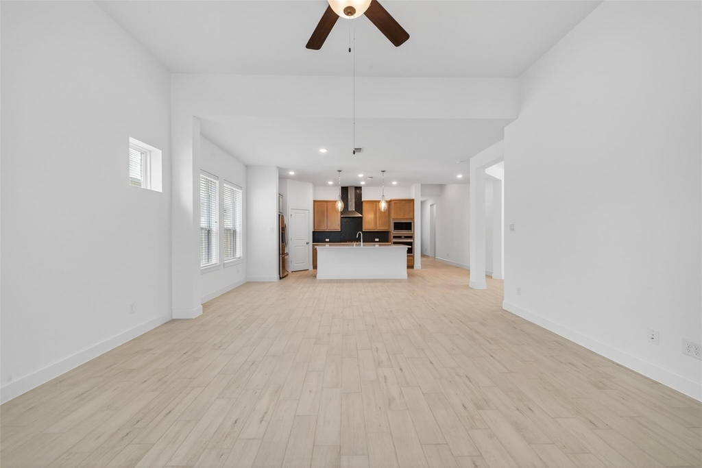 211 Amaranth Way - Photo 13