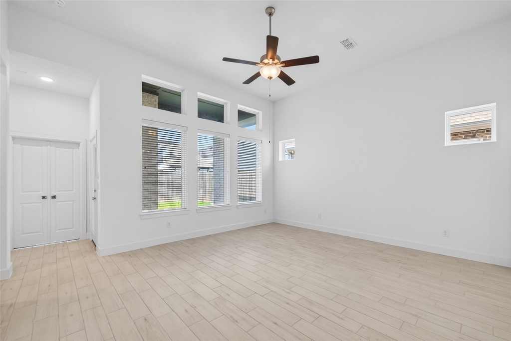 211 Amaranth Way - Photo 12