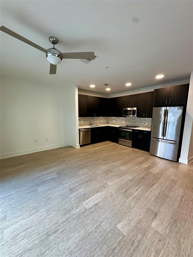 6400 Washington Avenue - Photo 3