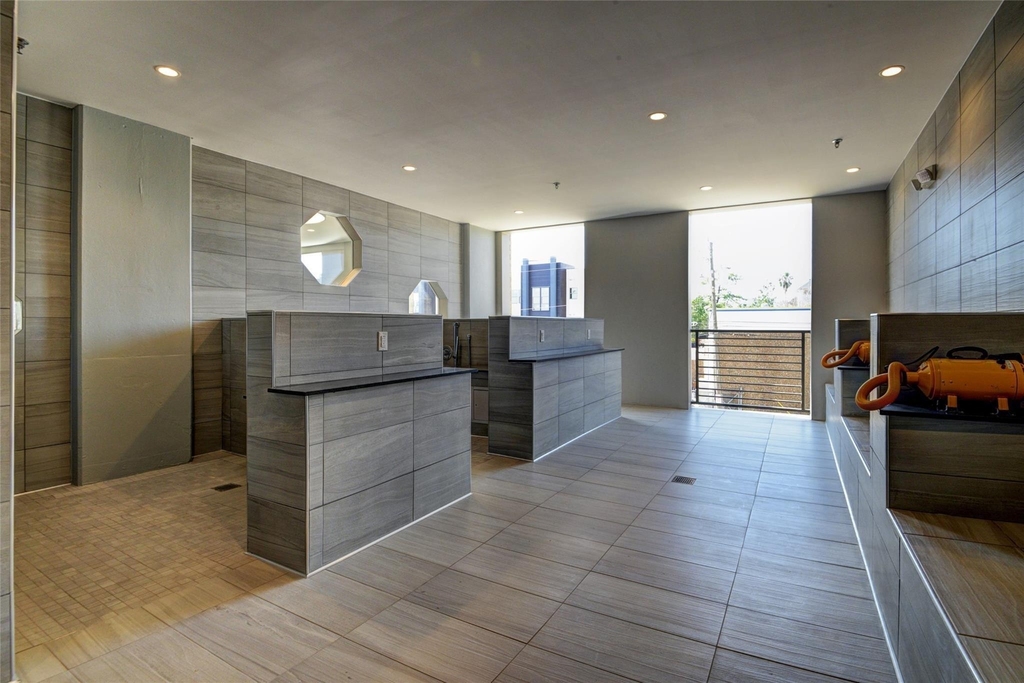 6400 Washington Avenue - Photo 29