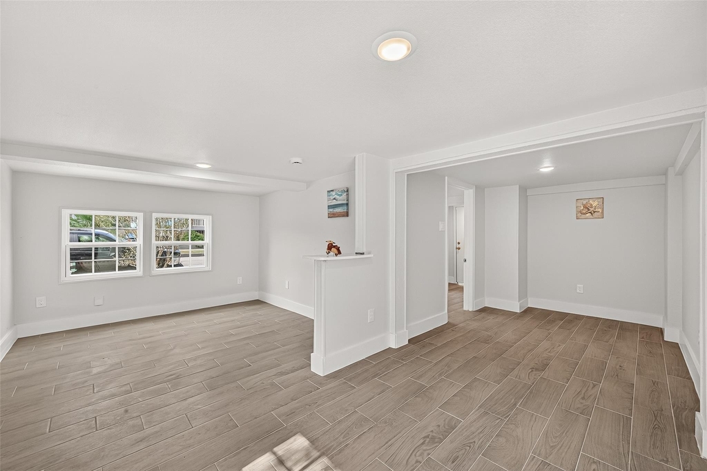 1814 33rd Street - Photo 2