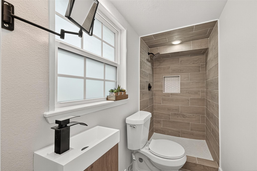 1814 33rd Street - Photo 8