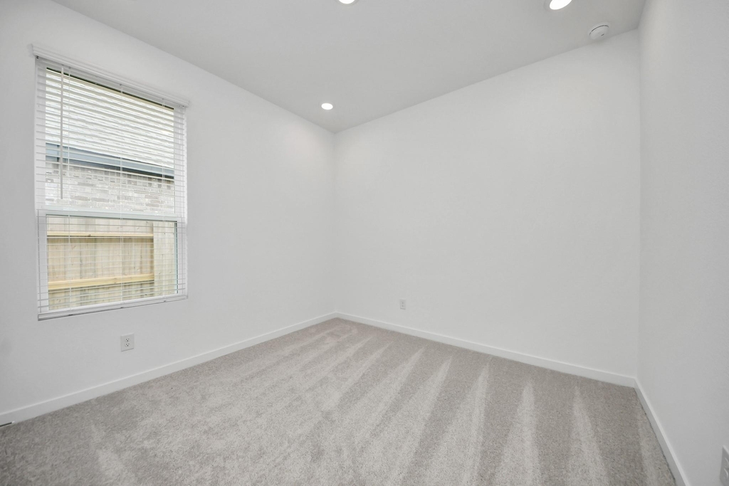 1062 Blue Stone Drive - Photo 37