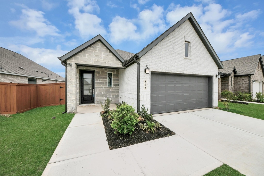 1062 Blue Stone Drive - Photo 3