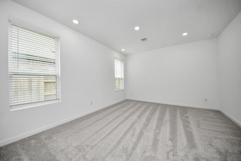 1062 Blue Stone Drive - Photo 17
