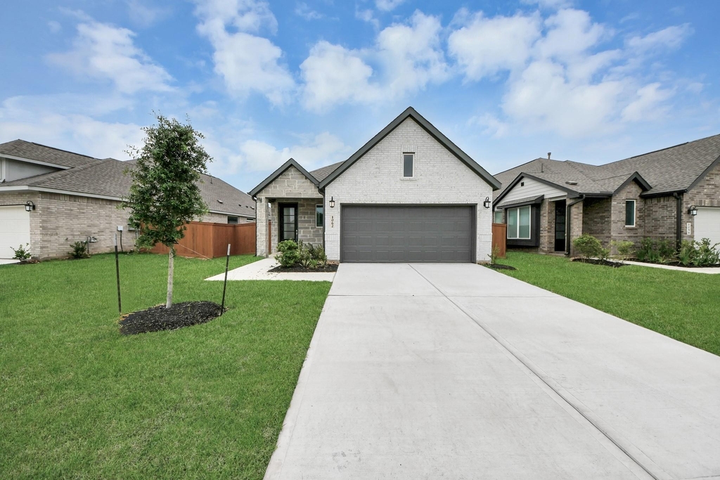 1062 Blue Stone Drive - Photo 2