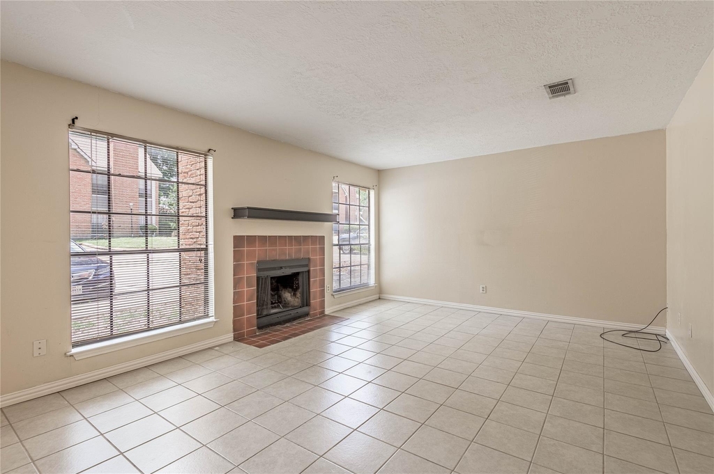 2401 Sycamore Ave - Photo 3