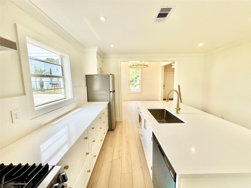 1312 35th Street - Photo 11