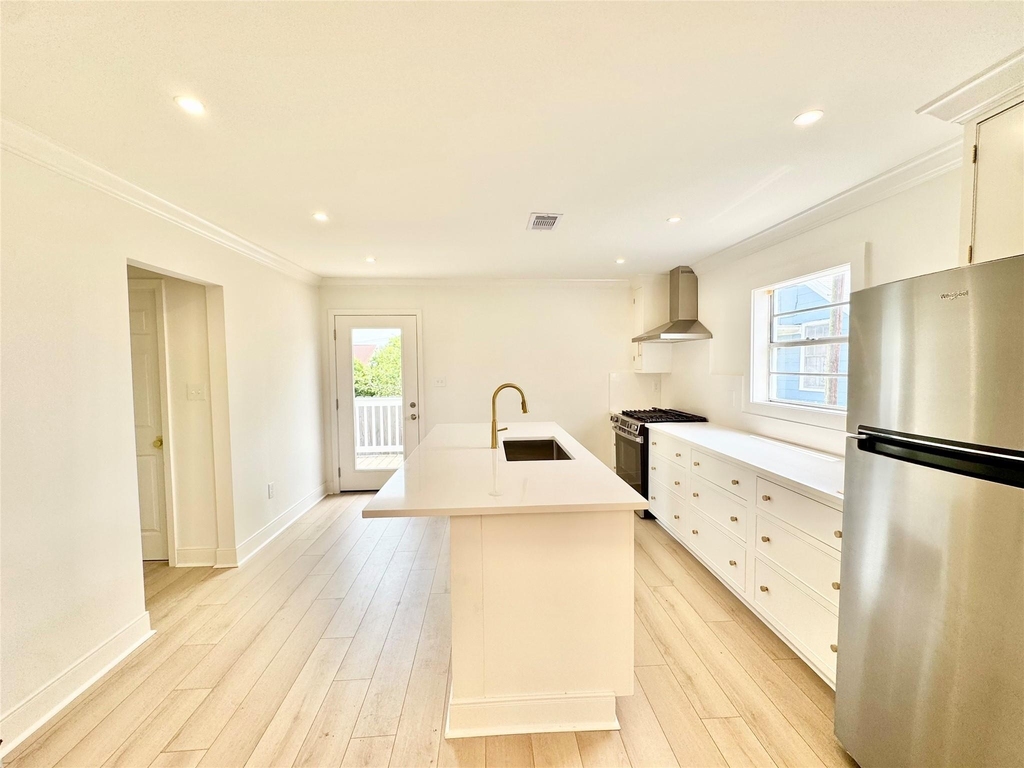 1312 35th Street - Photo 8