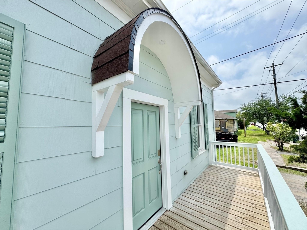 1312 35th Street - Photo 2