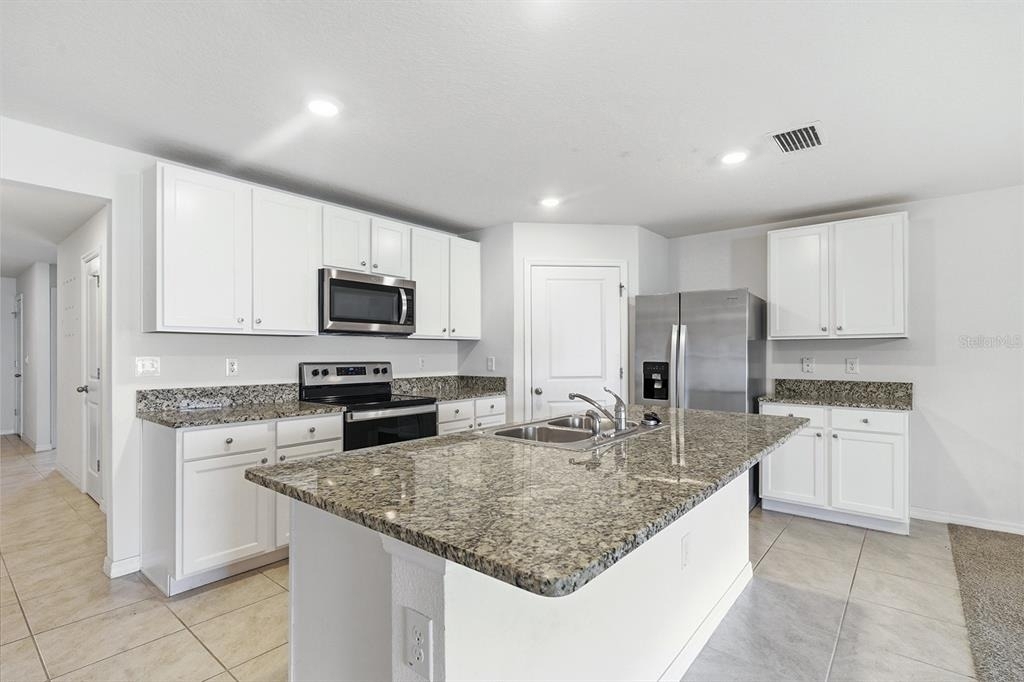 13196 Golden Lime Avenue - Photo 18