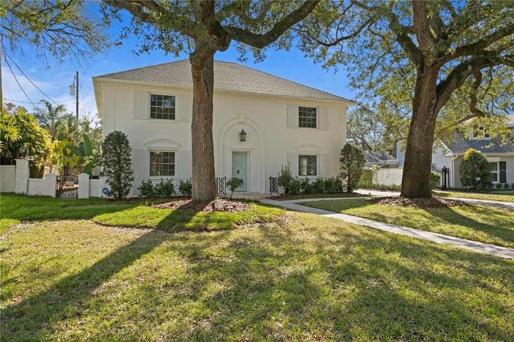 4704 W Brookwood Drive - Photo 0