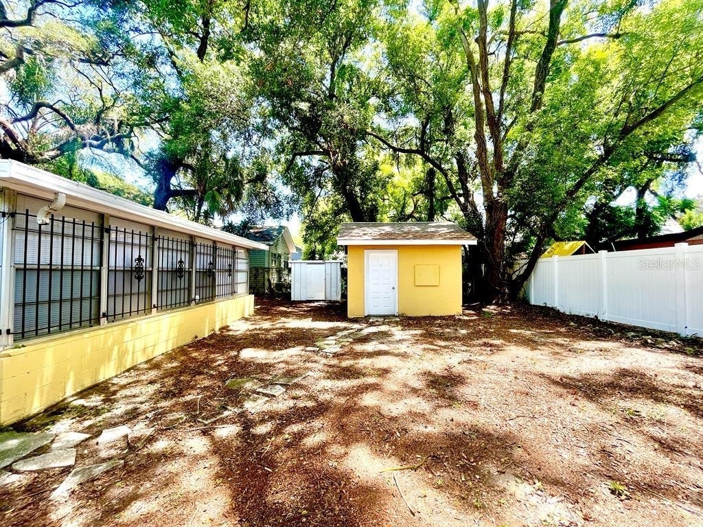 1003 E 22nd Avenue - Photo 2