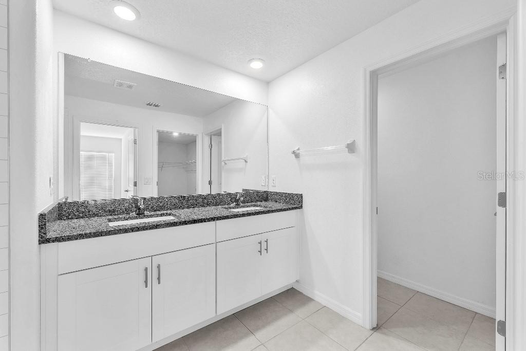 5518 Blue Azure Drive - Photo 10