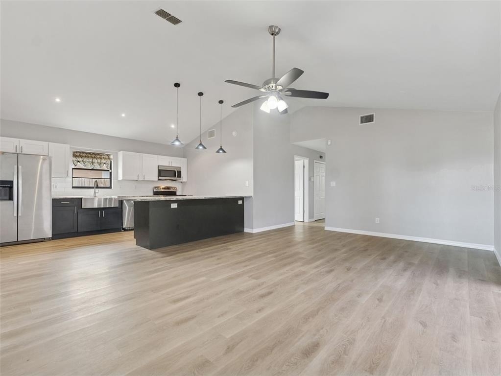 766 91st Avenue N - Photo 4