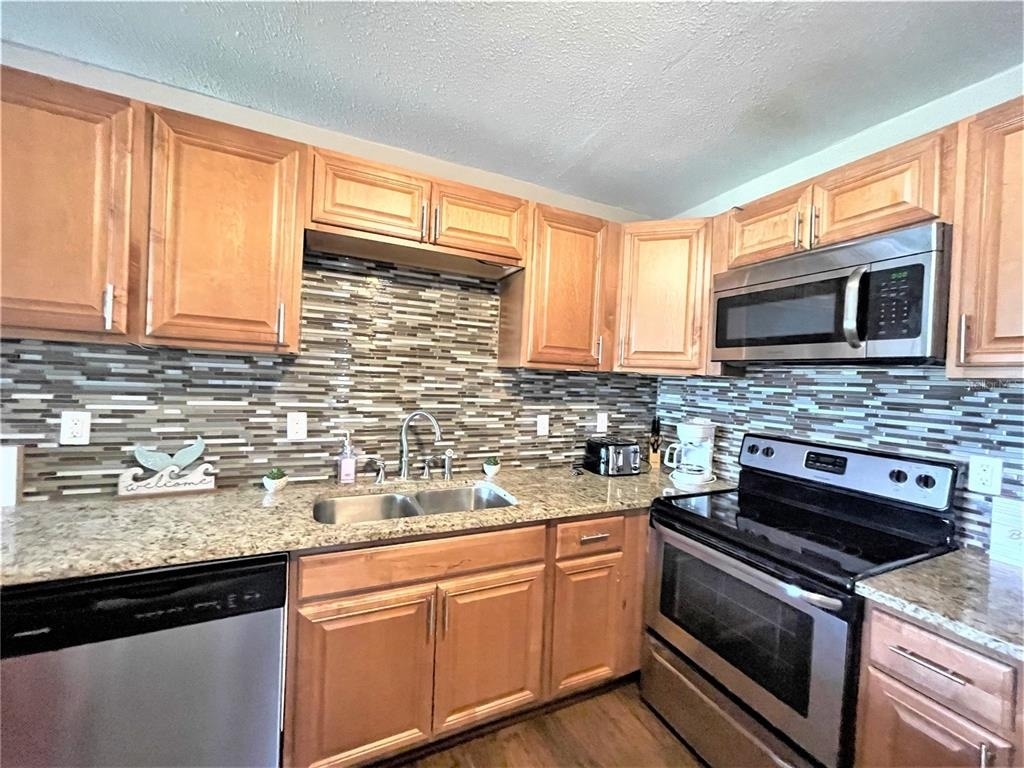 5106 104th Street N - Photo 3