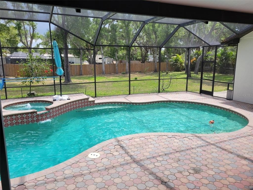 9405 94th Street - Photo 2