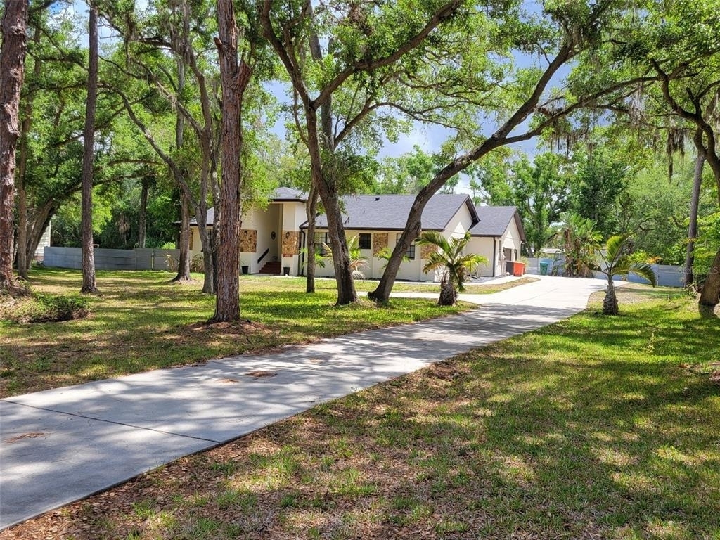 9405 94th Street - Photo 0