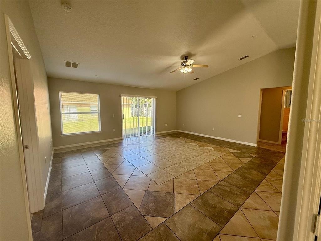 442 Flamingo Court - Photo 2
