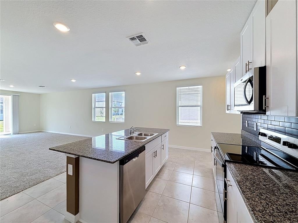 520 Kennedy Drive - Photo 3