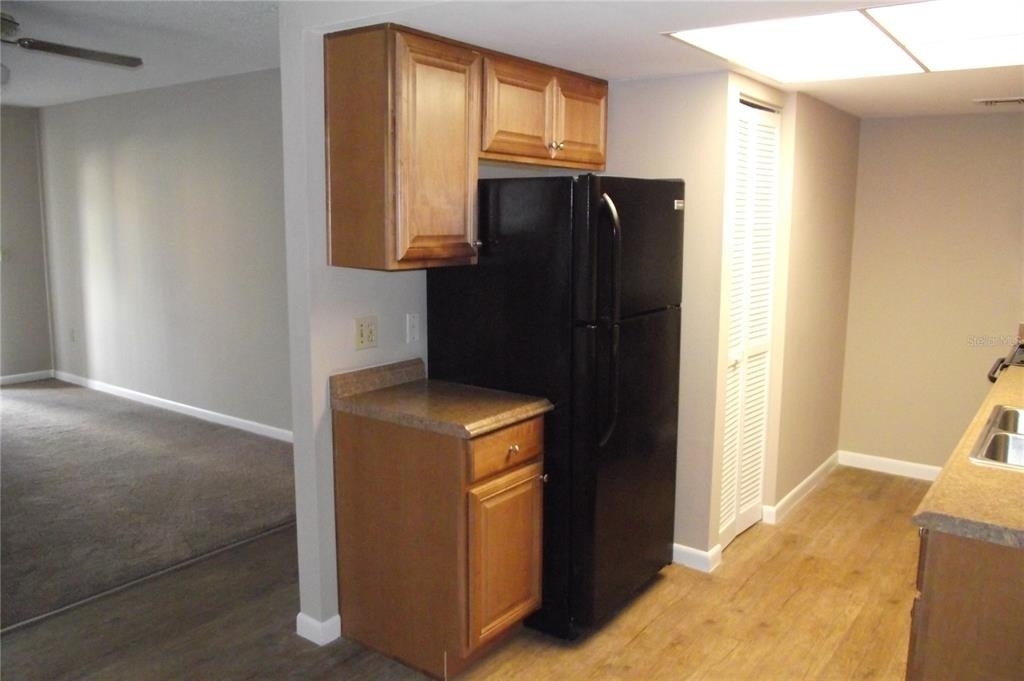 5293 Vineland Road - Photo 5