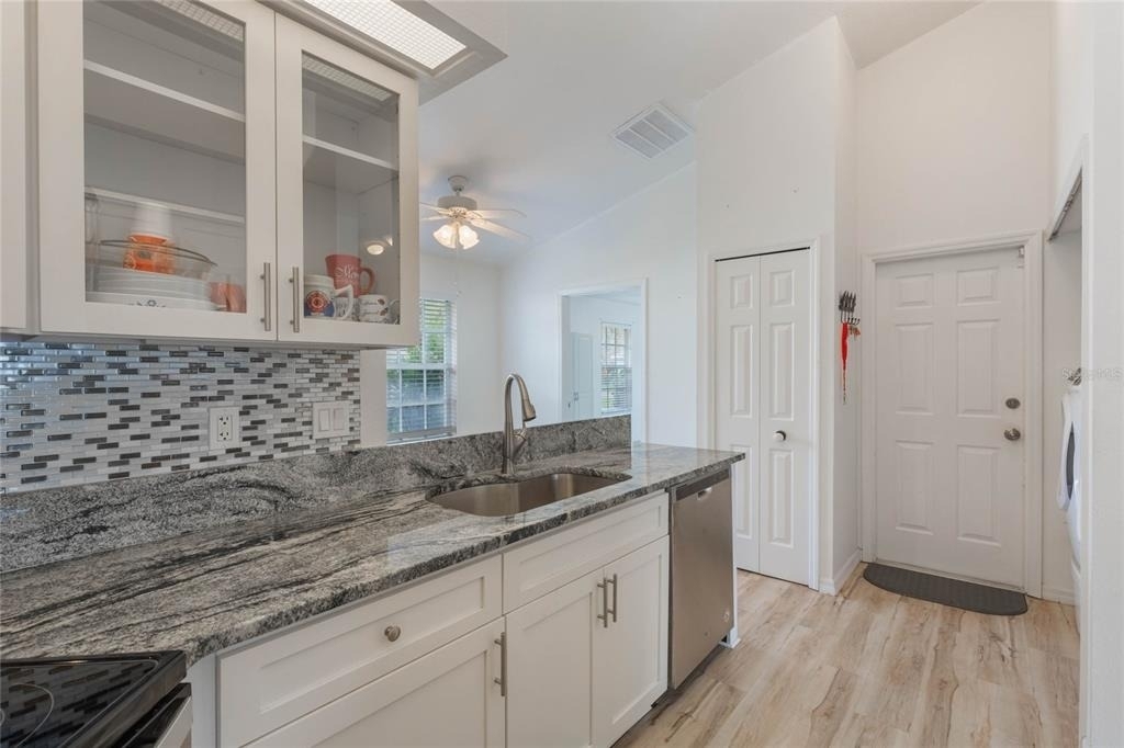 615 Juniper Way - Photo 4