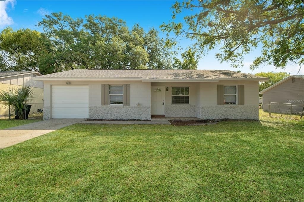 2853 Sanford Avenue - Photo 0
