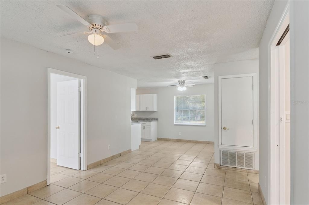 2853 Sanford Avenue - Photo 2