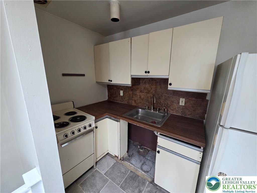 241 9th Street - Photo 1