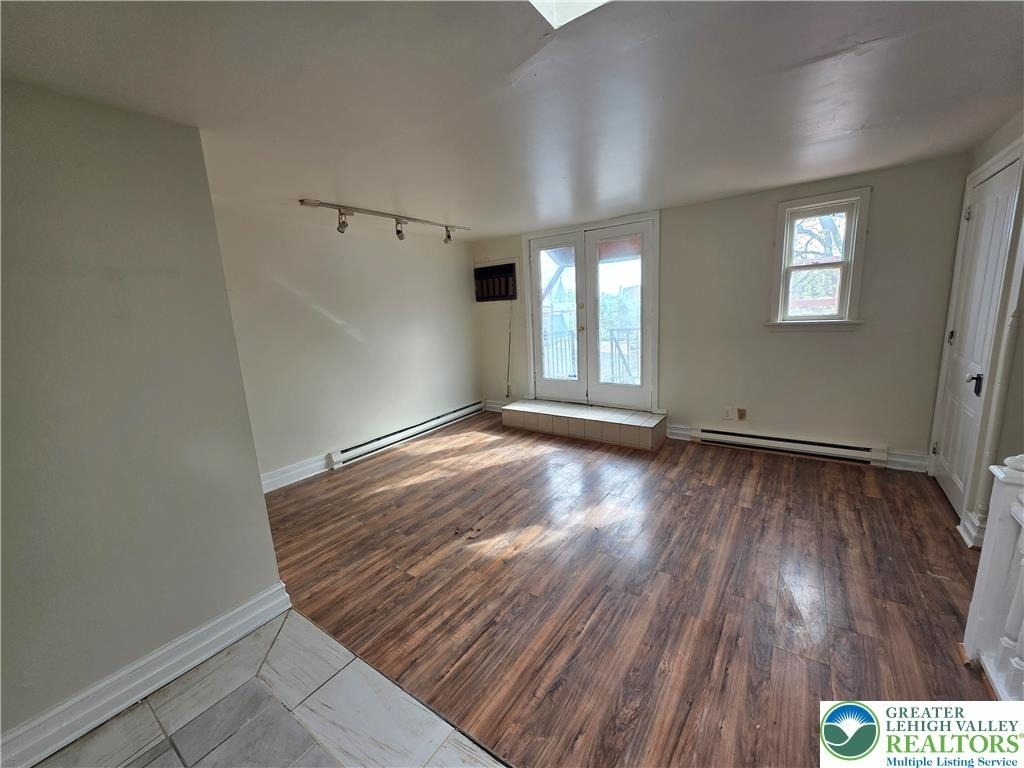 241 9th Street - Photo 3