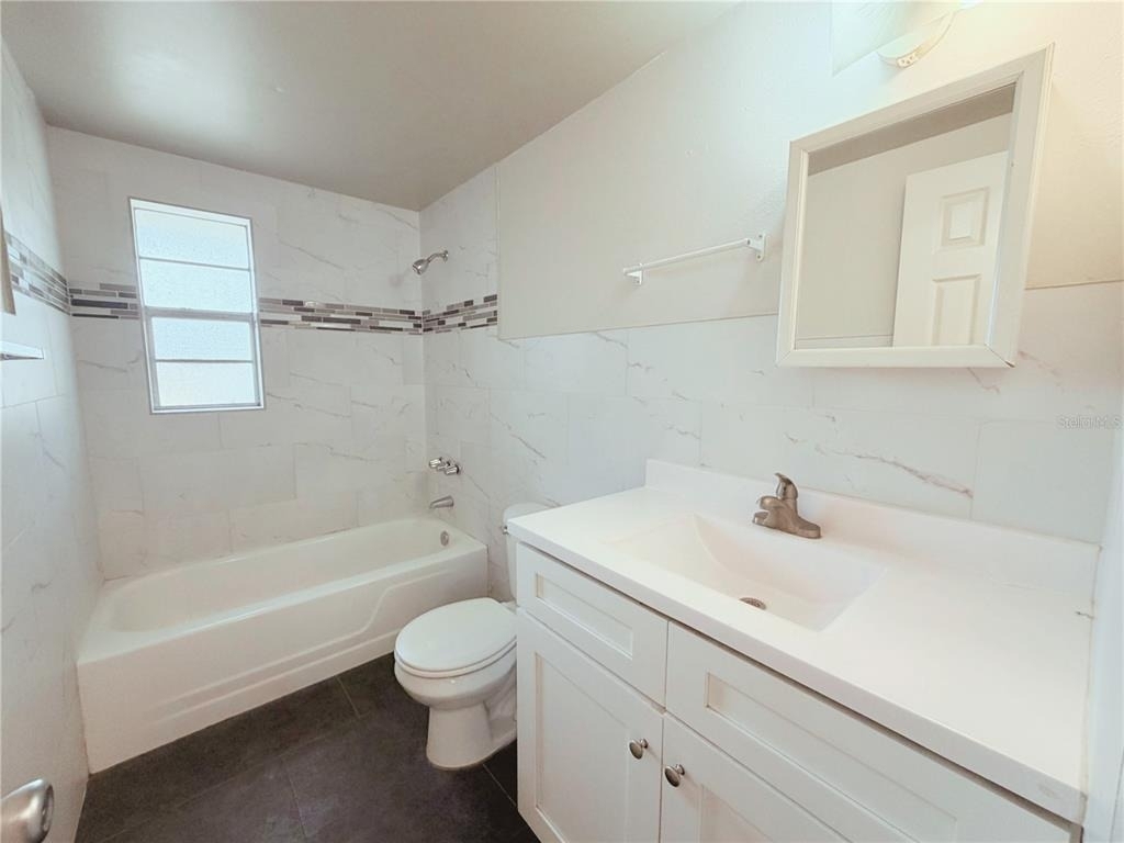 5305 Oakwood Court - Photo 8