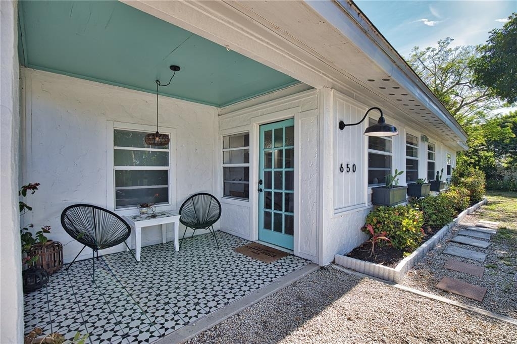 650 Edwards Street - Photo 3